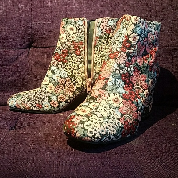 primark floral boots